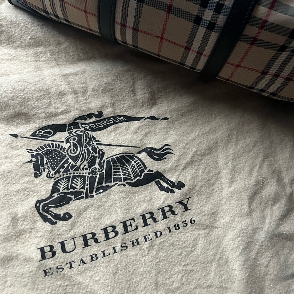 Burberry duffel - Picture 2 of 7